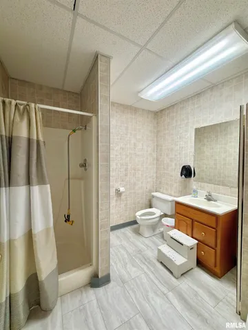 $375,000 | 907 Highway 14, Carmi, IL 62821