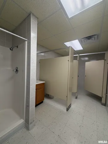 $375,000 | 907 Highway 14, Carmi, IL 62821