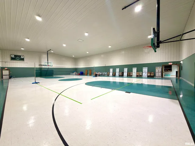 $375,000 | 907 Highway 14, Carmi, IL 62821