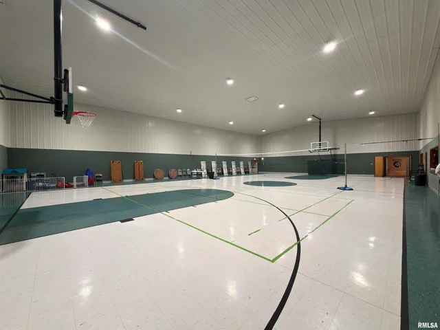 $375,000 | 907 Highway 14, Carmi, IL 62821