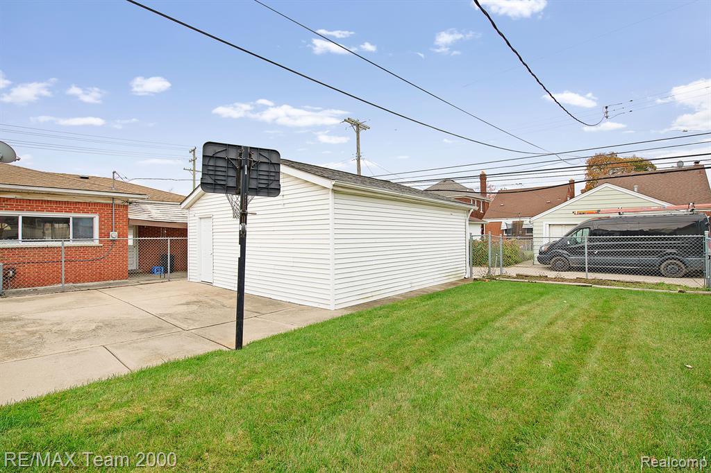 6409 Chase Road Dearborn, MI 48126 - Photo 4 of 25