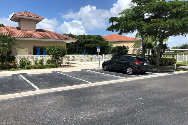 $3,800 | 2790 Cypress Trace Circle, Unit 2225, Naples, FL 34119