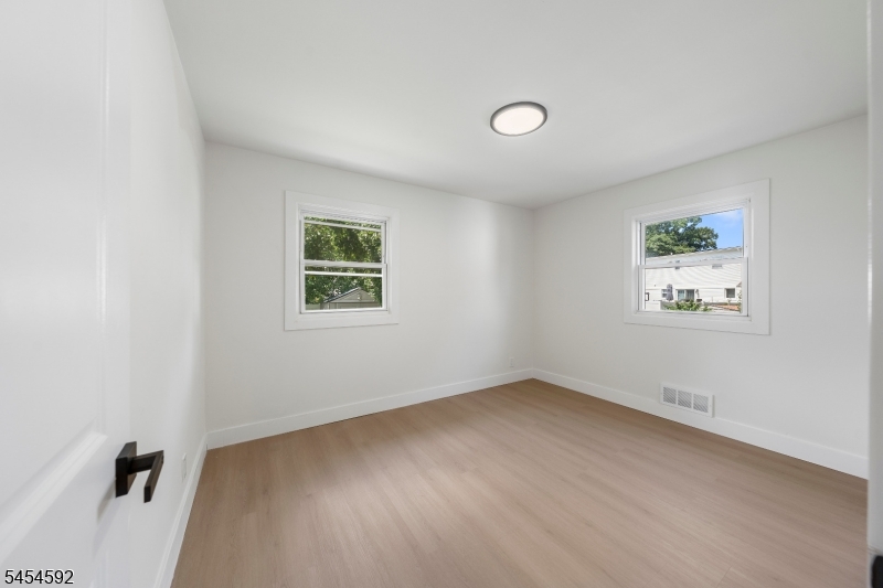 791 Andover Road Union, NJ 07083 - Photo 11 of 33 Gallery Image 11
