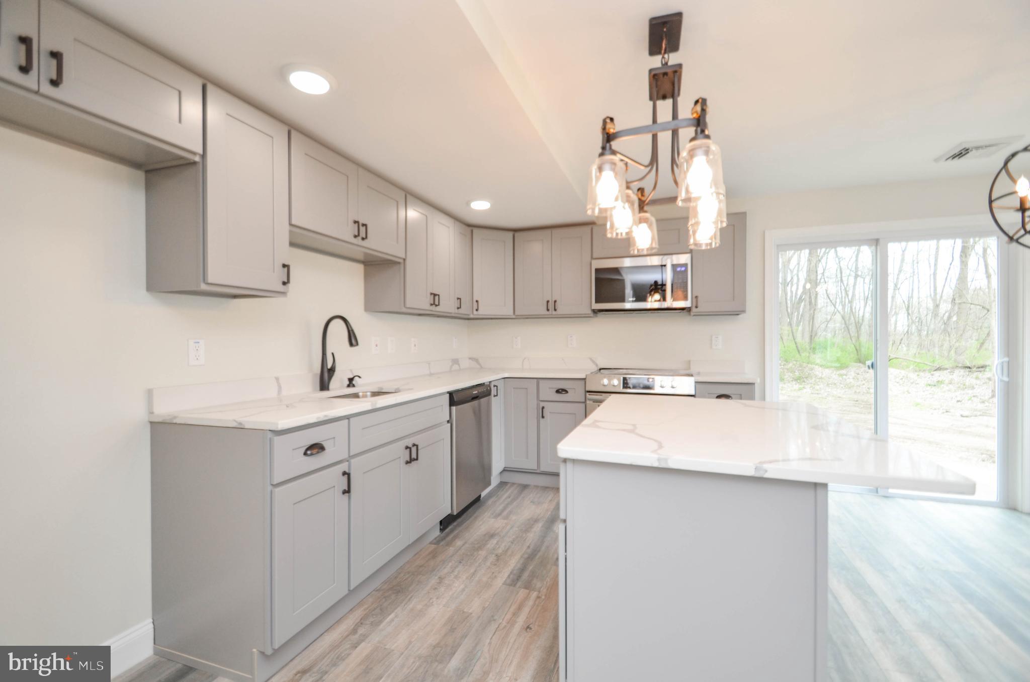 6463 Vera Cruz Road Center Valley, PA 18034 - Photo 6 of 26 Gallery Image 6