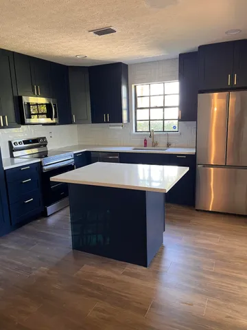 $2,200 | 7281 Southeast Concord Place, Hobe Sound, FL 33455