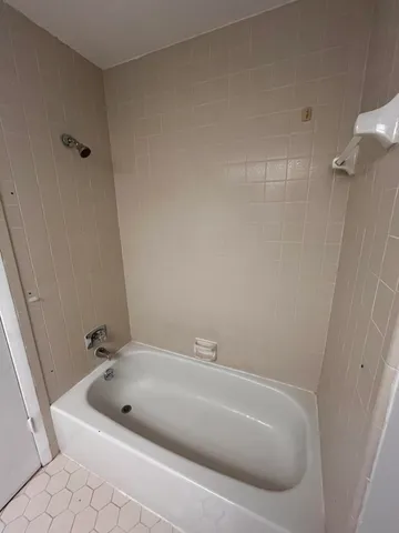 $2,200 | 7281 Southeast Concord Place, Hobe Sound, FL 33455