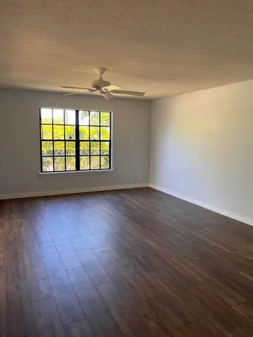 $2,200 | 7281 Southeast Concord Place, Hobe Sound, FL 33455