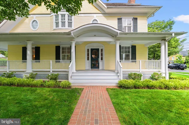 $2,095,000 | 3700 Underwood Street, Chevy Chase, MD 20815