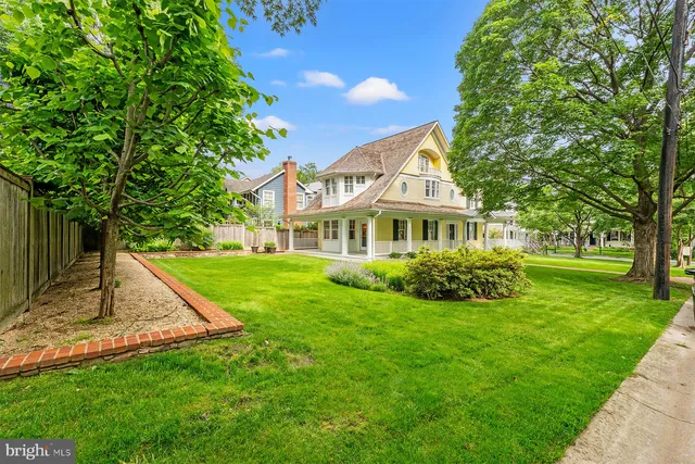 $2,095,000 | 3700 Underwood Street, Chevy Chase, MD 20815