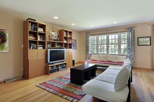 3005 Keystone Road Northbrook, IL 60062 - Photo 2 of 16