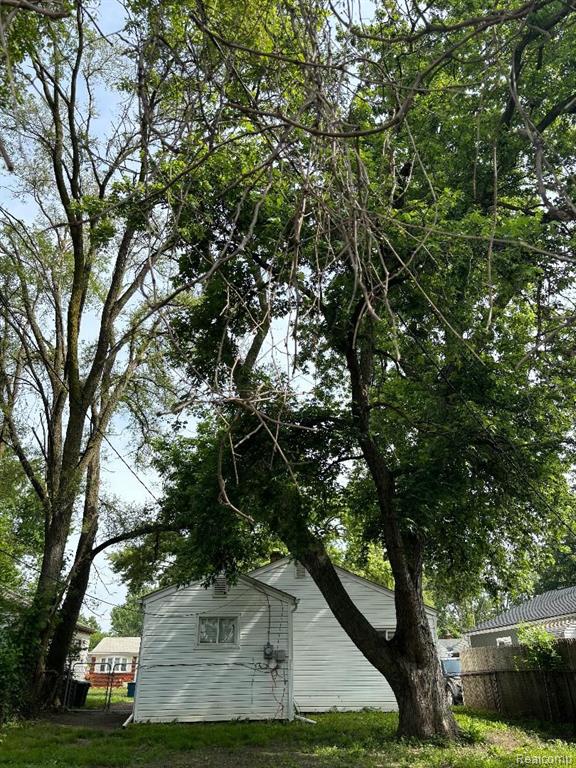 34567 Phyllis Street Wayne, MI 48184 - Photo 3 of 8