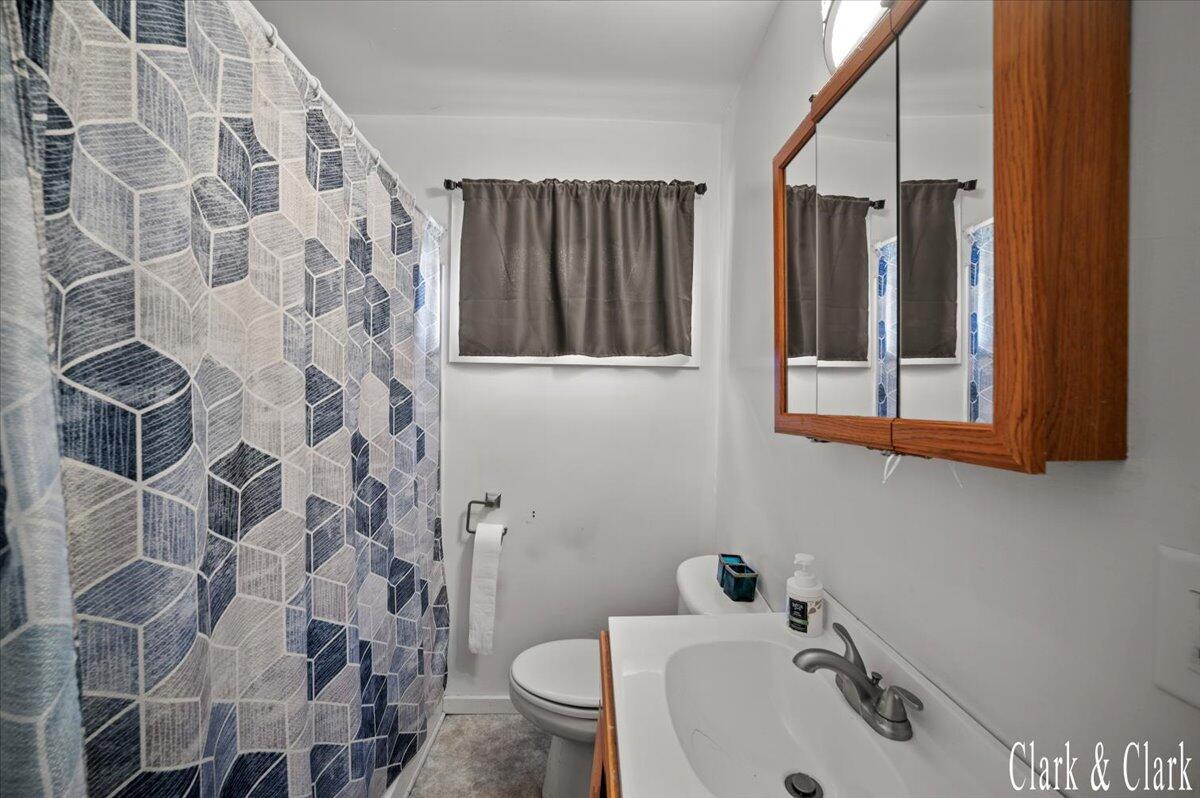 6037 Hughes Road Lansing, MI 48911 - Photo 11 of 16 08-DSC_7035