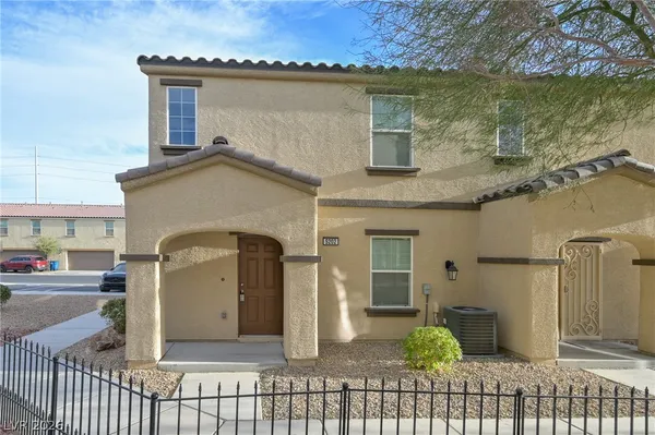 $1,550 | 5202 Dubris Drive, Las Vegas, NV 89115