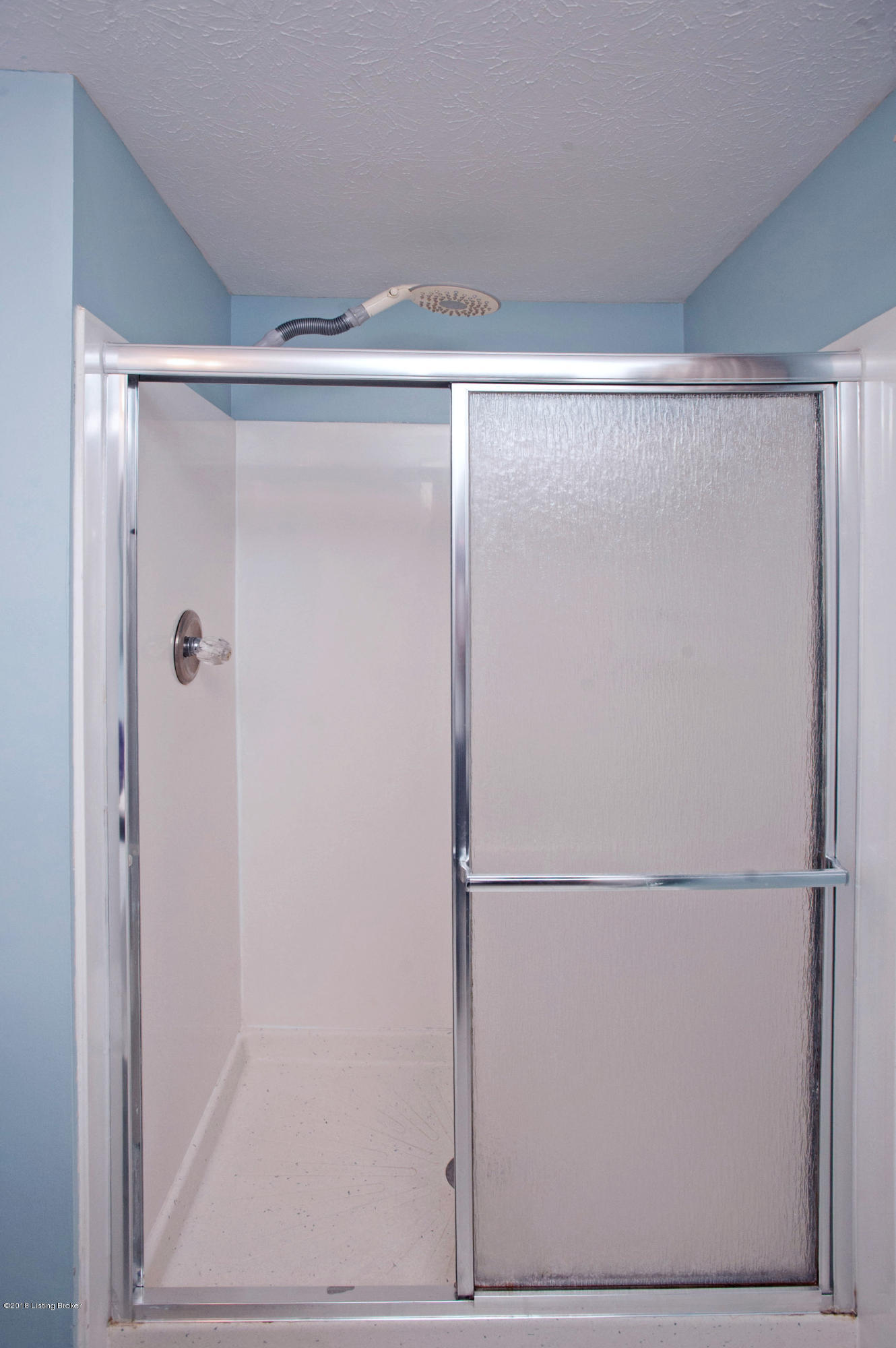 301 Hemingway Road Louisville, KY 40207 - Photo 19 of 40 23 Master Shower