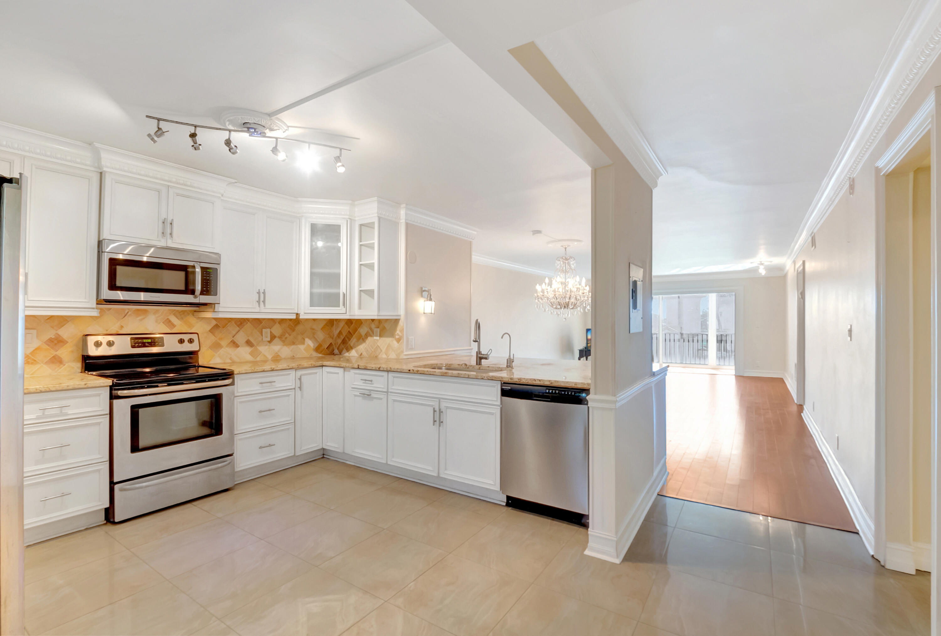 2871 North Ocean Boulevard, Unit C205 Boca Raton, FL 33431 - Photo 5 of 97 DSC_2262