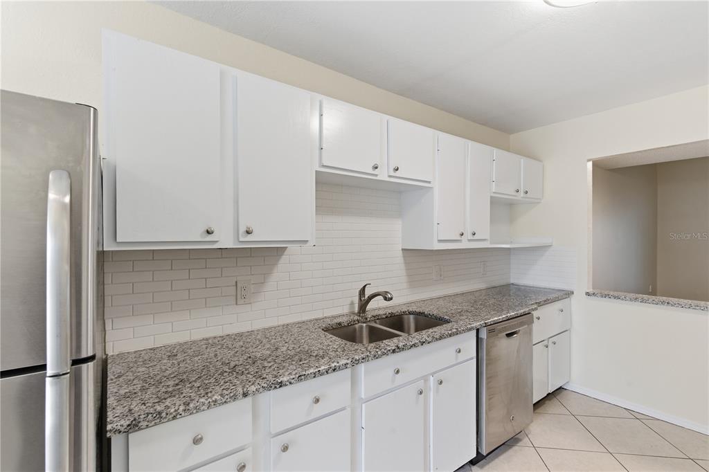 2058 Sunset Point Road, Unit 15 Clearwater, FL 33765 - Photo 11 of 52