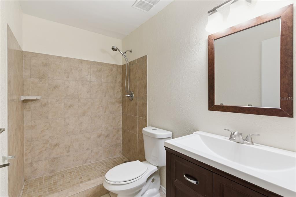 2058 Sunset Point Road, Unit 15 Clearwater, FL 33765 - Photo 23 of 52