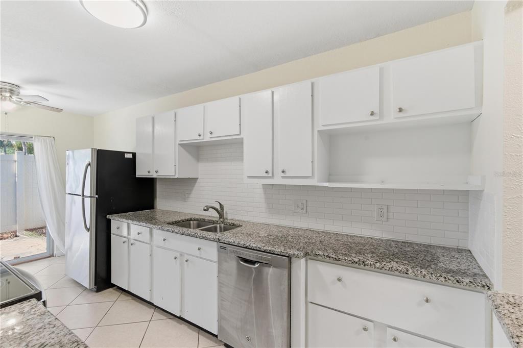 2058 Sunset Point Road, Unit 15 Clearwater, FL 33765 - Photo 9 of 52