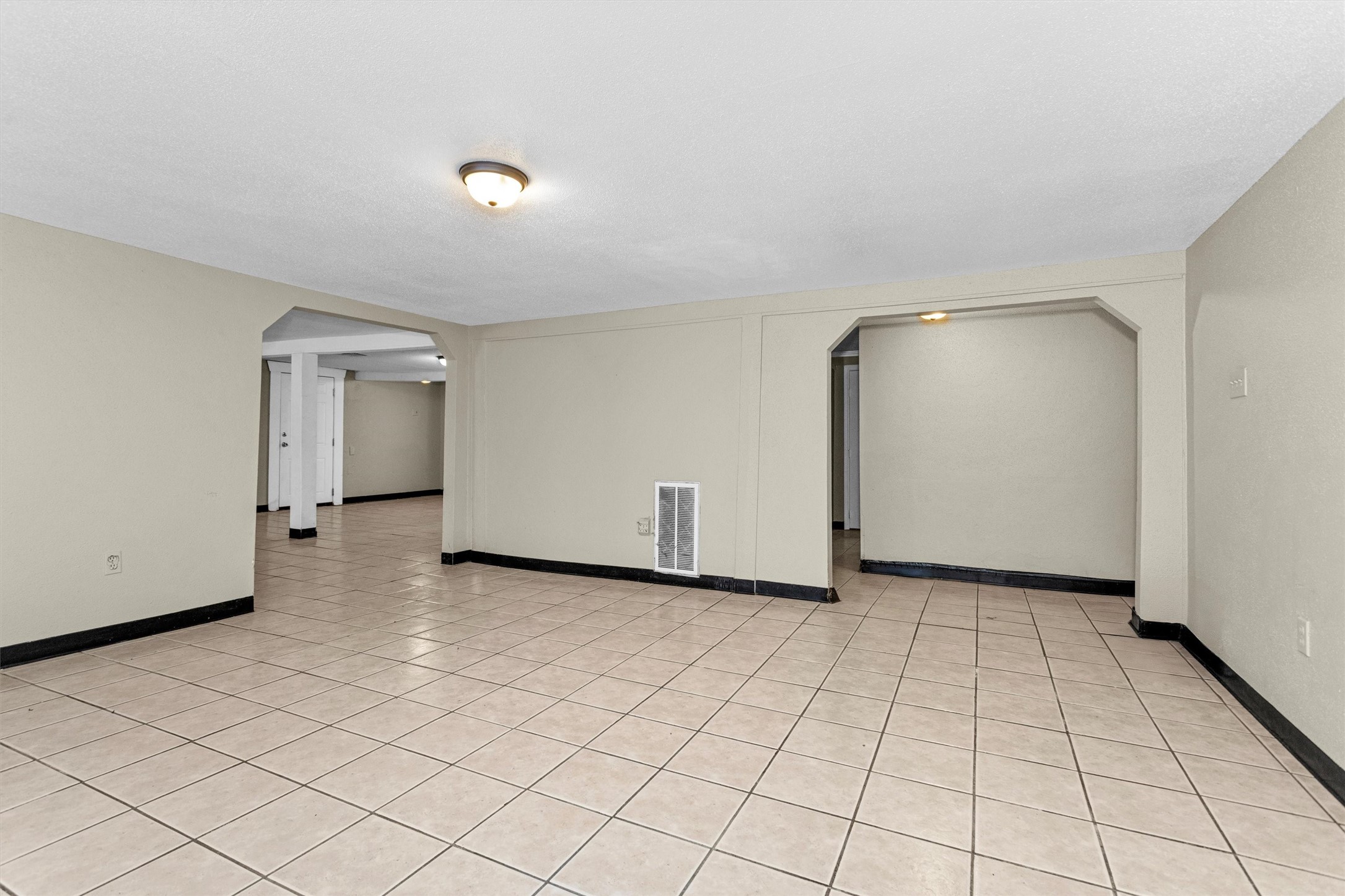 11031 Highway 150 Shepherd, TX 77371 - Photo 17 of 32 an empty room with windows and closet