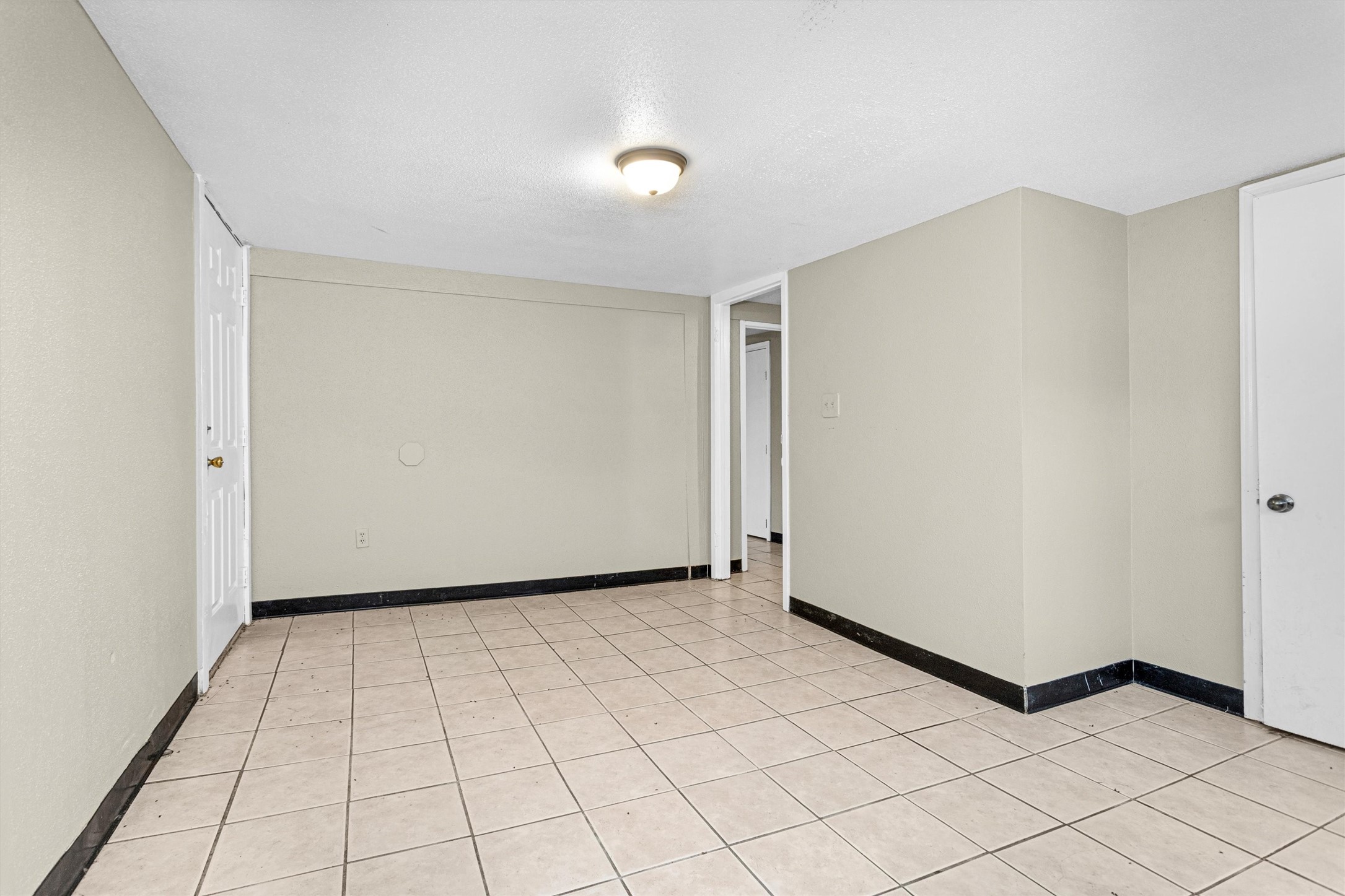 11031 Highway 150 Shepherd, TX 77371 - Photo 7 of 32 a view of an empty room