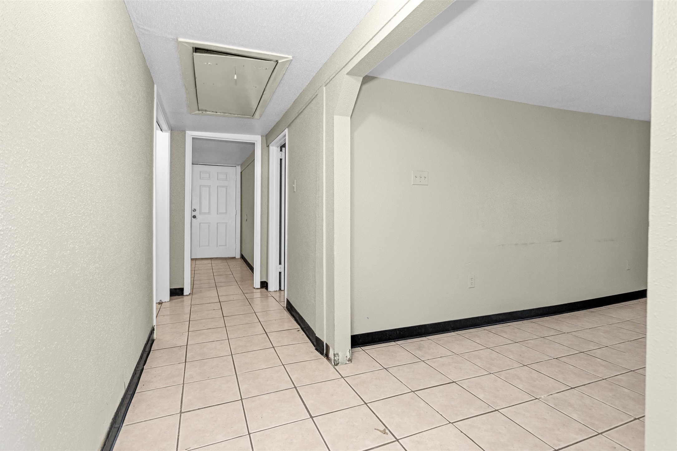 11031 Highway 150 Shepherd, TX 77371 - Photo 9 of 32 a view of a hallway