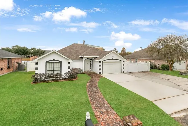 $309,900 | 203 Wilson Street, Belle Chasse, LA 70037