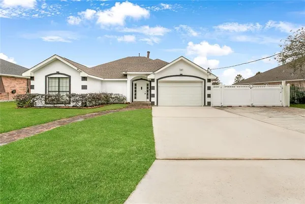 $309,900 | 203 Wilson Street, Belle Chasse, LA 70037