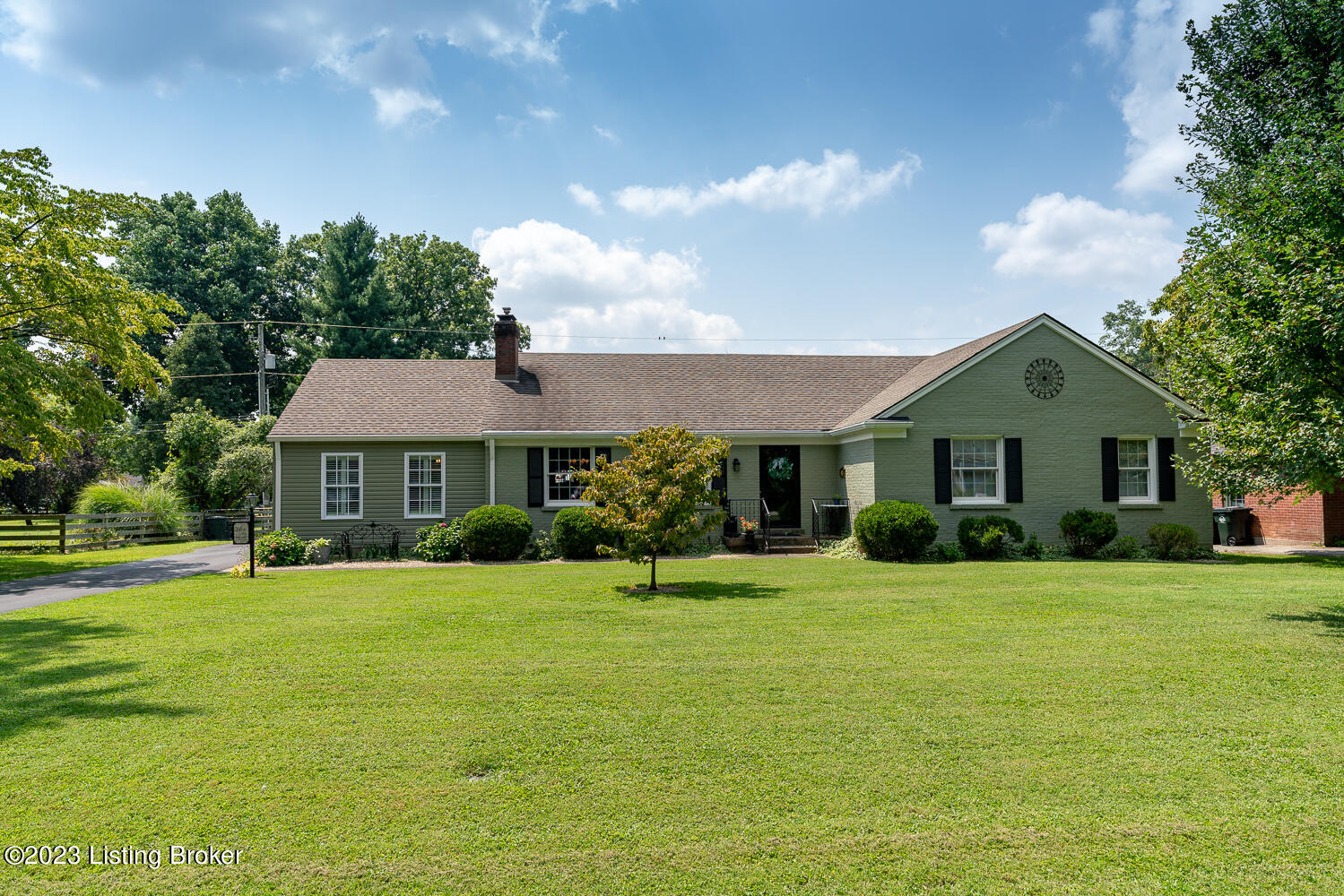 412 Highfield Road Louisville, KY 40207 - Photo 2 of 65 002-412-2