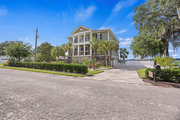 $1,650,000 | 1305 State Rd S-8-397, Moncks Corner, SC 29461