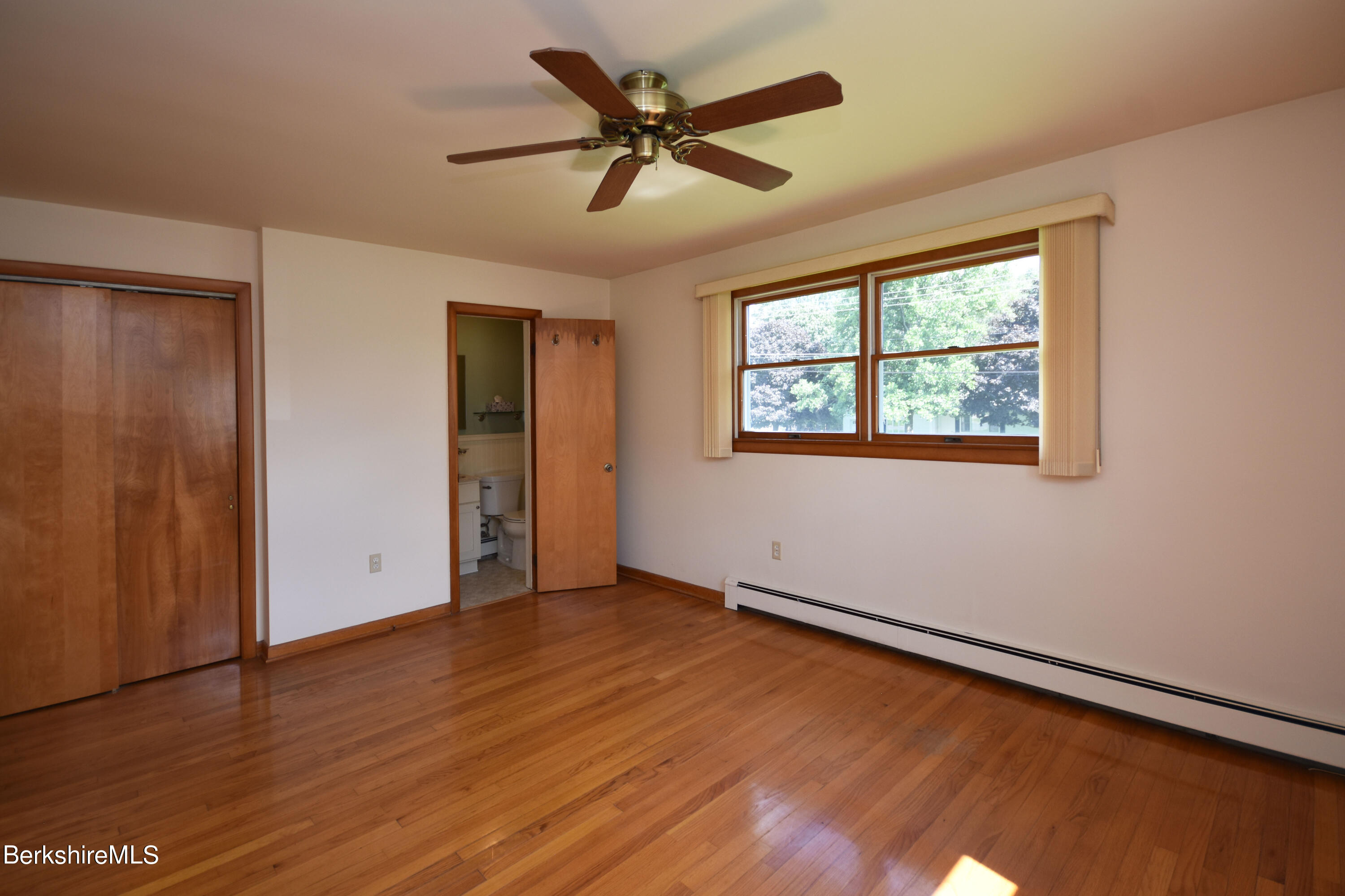 41 Oak Hill Road Pittsfield, MA 01201 - Photo 18 of 45 Primary Bedroom