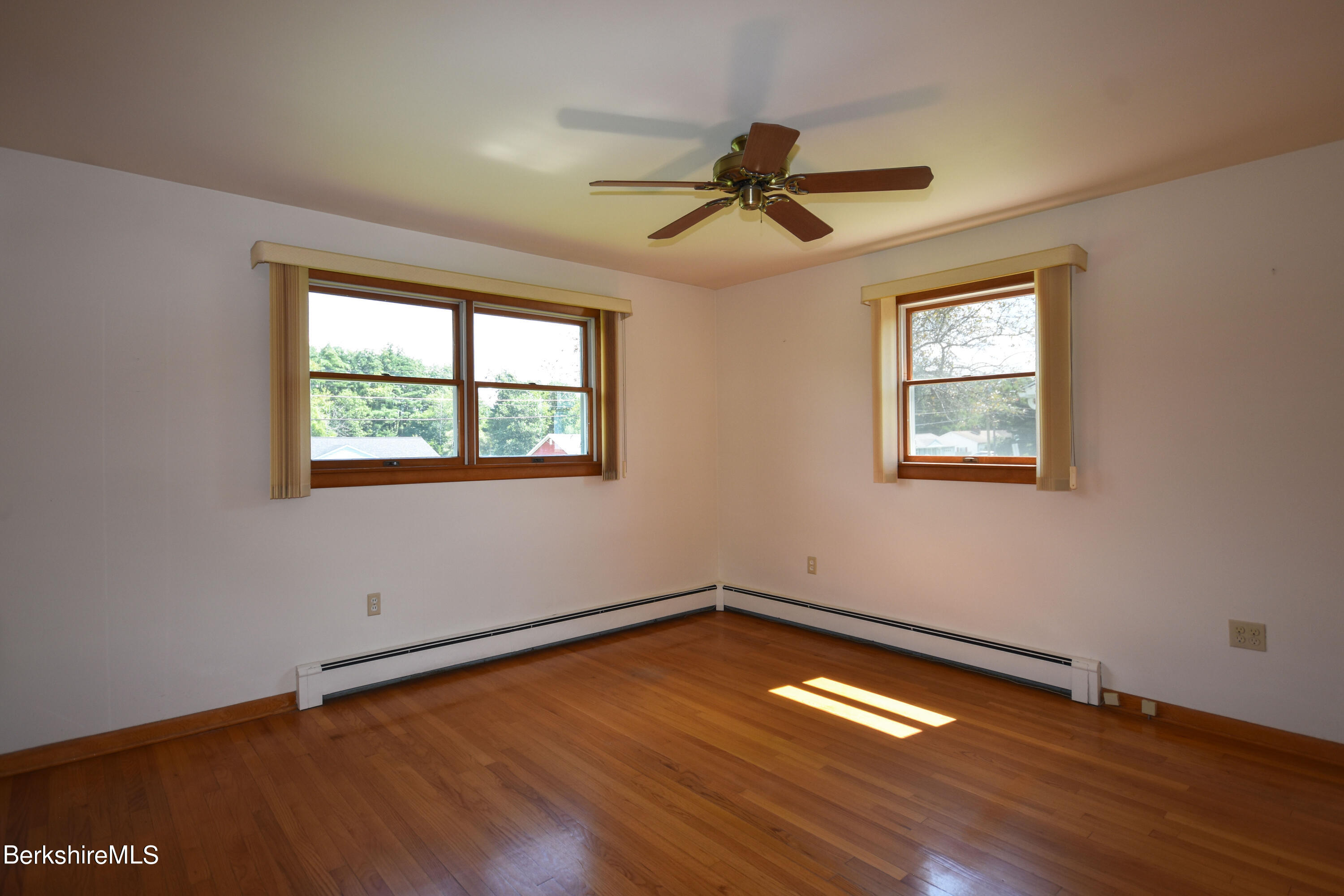 41 Oak Hill Road Pittsfield, MA 01201 - Photo 19 of 45 Primary Bedroom