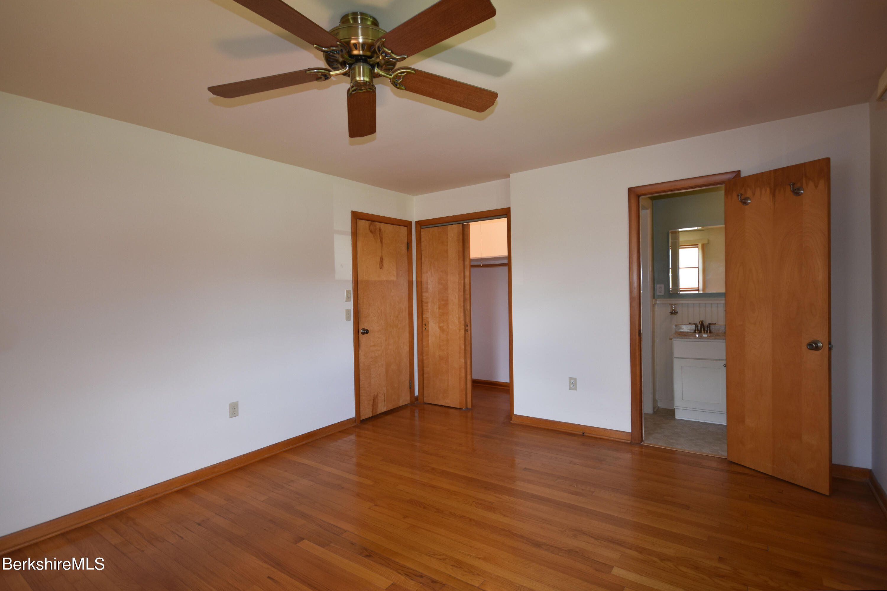 41 Oak Hill Road Pittsfield, MA 01201 - Photo 20 of 45 Primary Bedroom