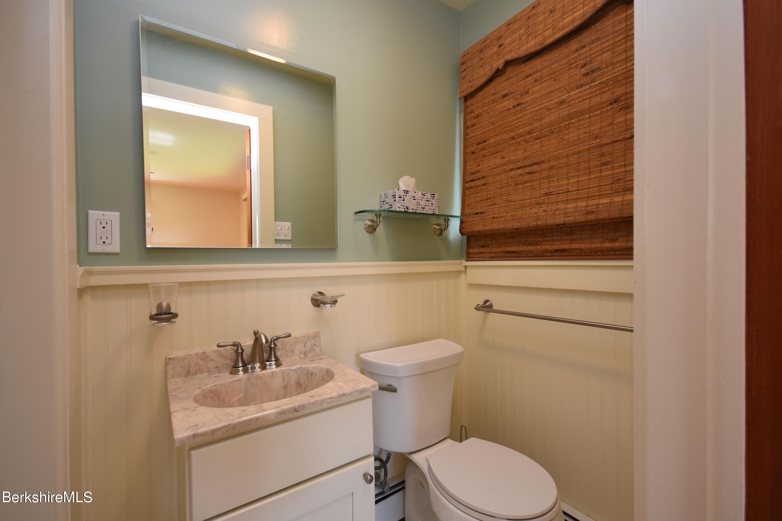 41 Oak Hill Road Pittsfield, MA 01201 - Photo 21 of 45 Primary Bath