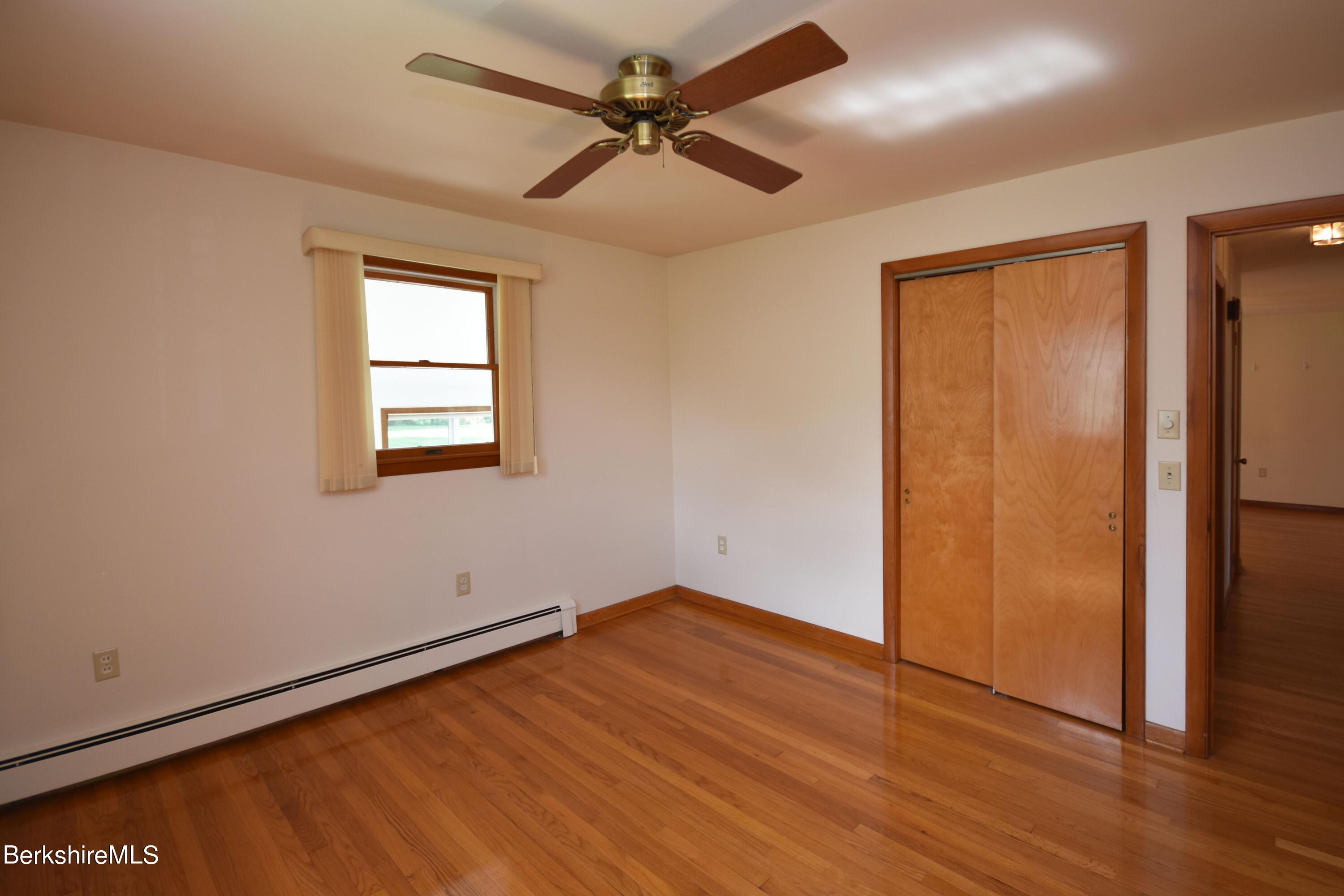 41 Oak Hill Road Pittsfield, MA 01201 - Photo 23 of 45 Bedroom #2