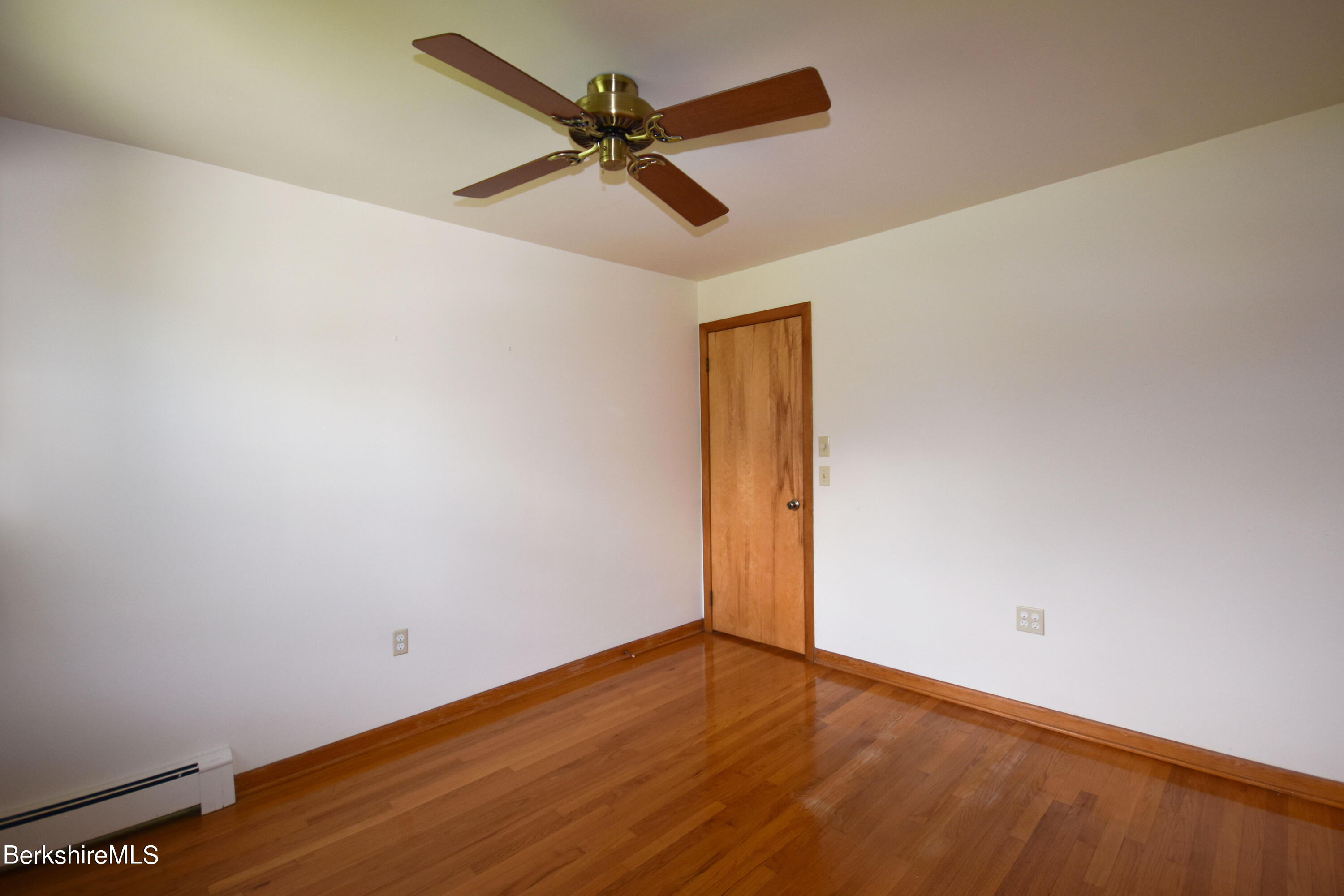 41 Oak Hill Road Pittsfield, MA 01201 - Photo 26 of 45 Bedroom #3