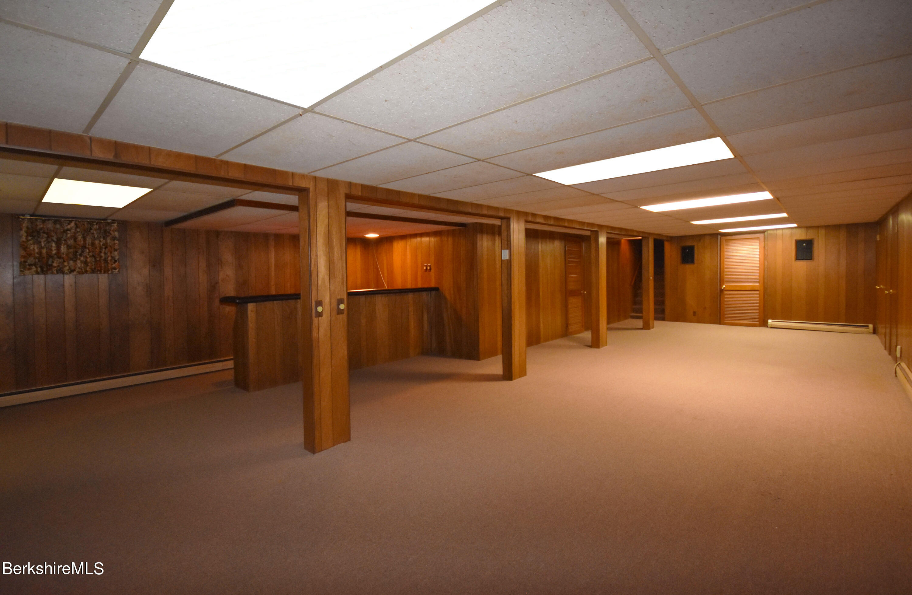 41 Oak Hill Road Pittsfield, MA 01201 - Photo 31 of 45 Family Room