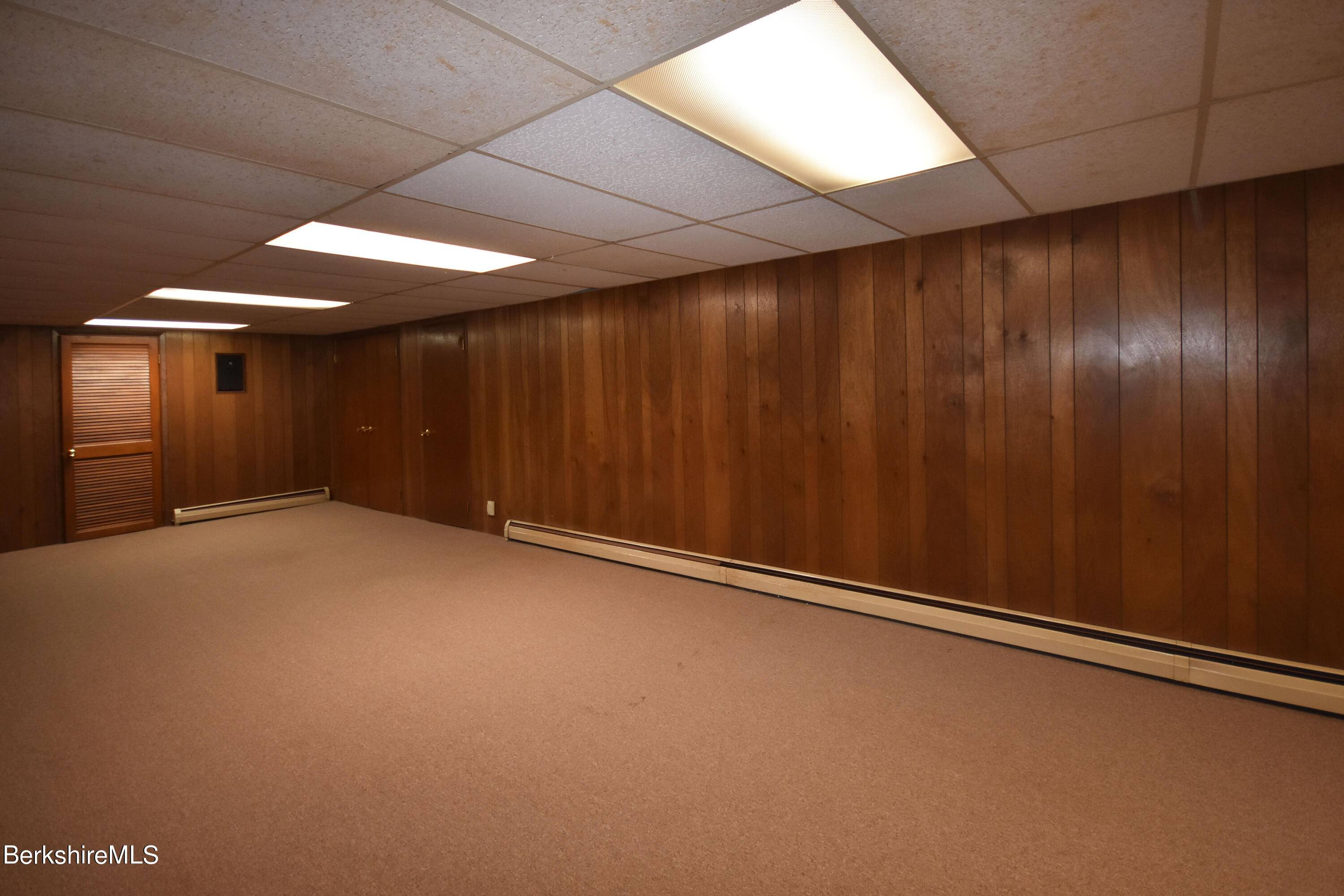 41 Oak Hill Road Pittsfield, MA 01201 - Photo 32 of 45 Family Room