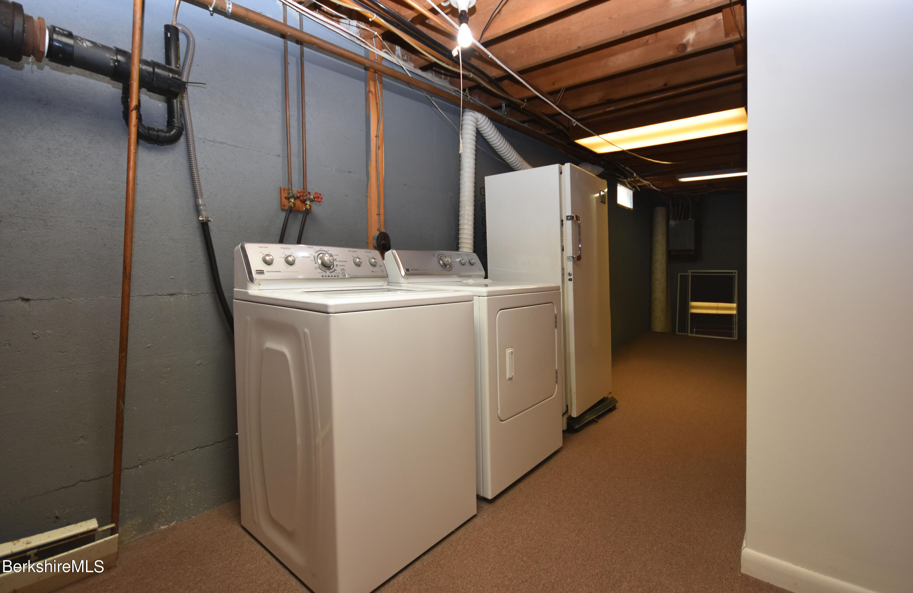 41 Oak Hill Road Pittsfield, MA 01201 - Photo 33 of 45 Laundry Room