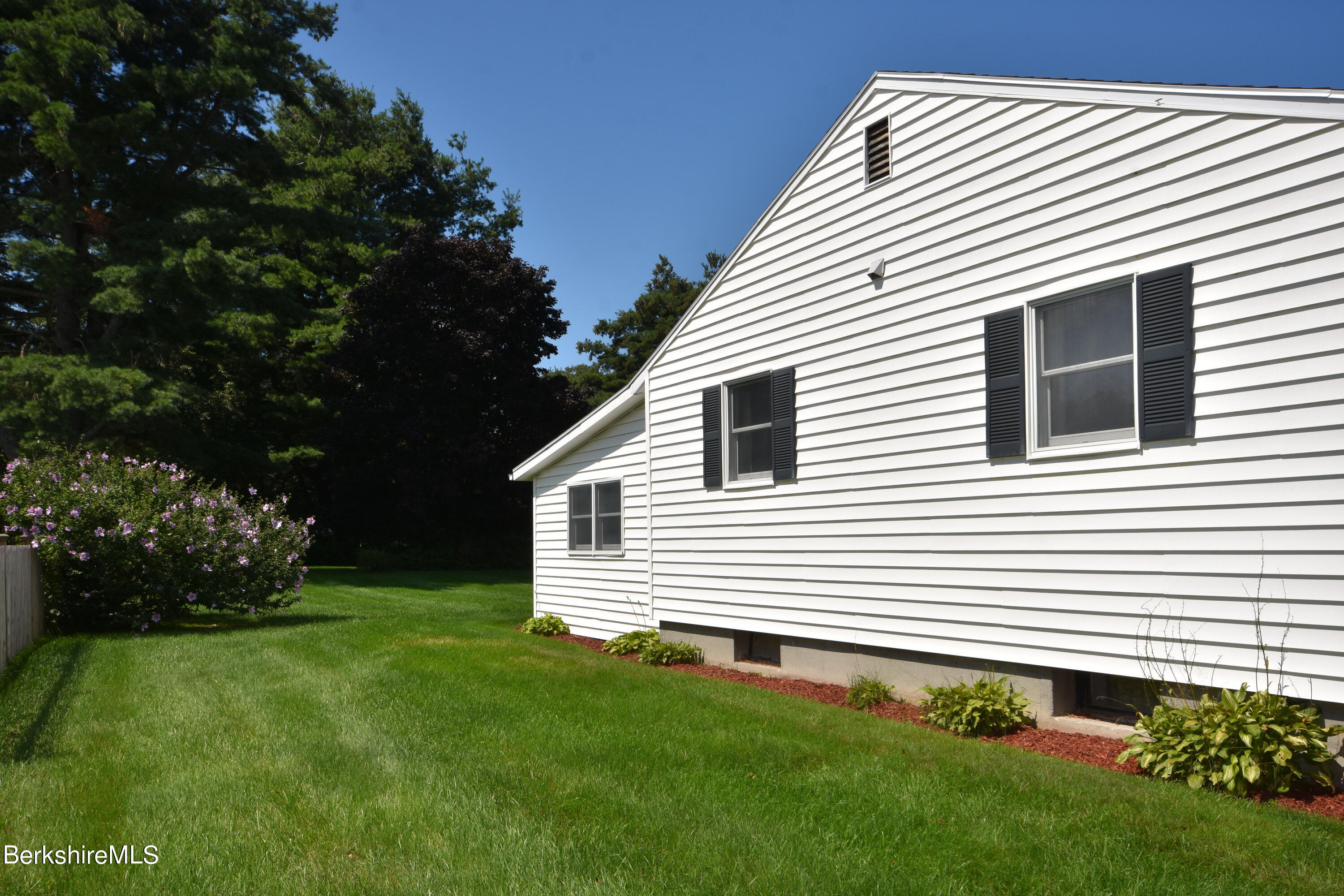 41 Oak Hill Road Pittsfield, MA 01201 - Photo 36 of 45 Exterior Side