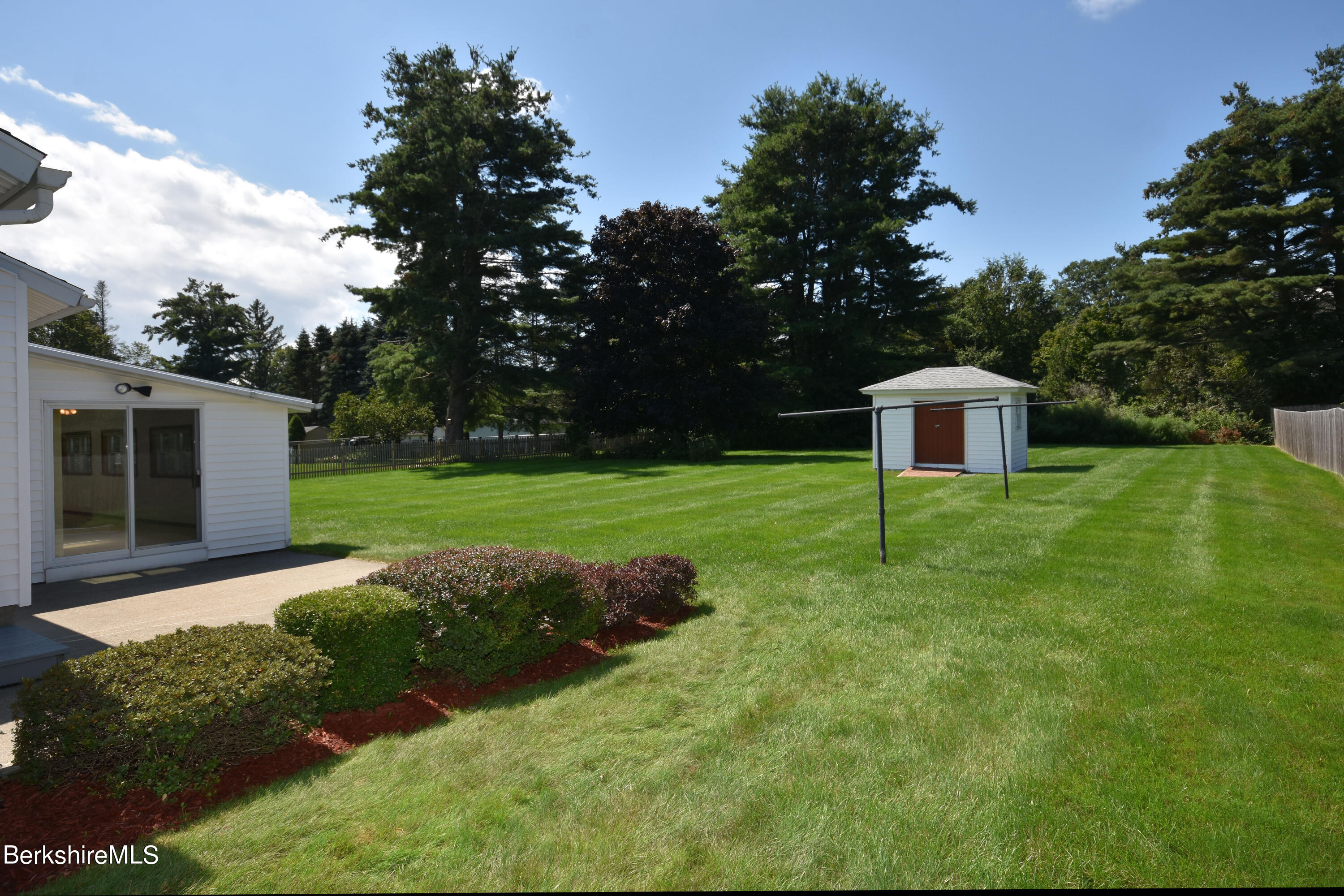 41 Oak Hill Road Pittsfield, MA 01201 - Photo 37 of 45 Exterior Side