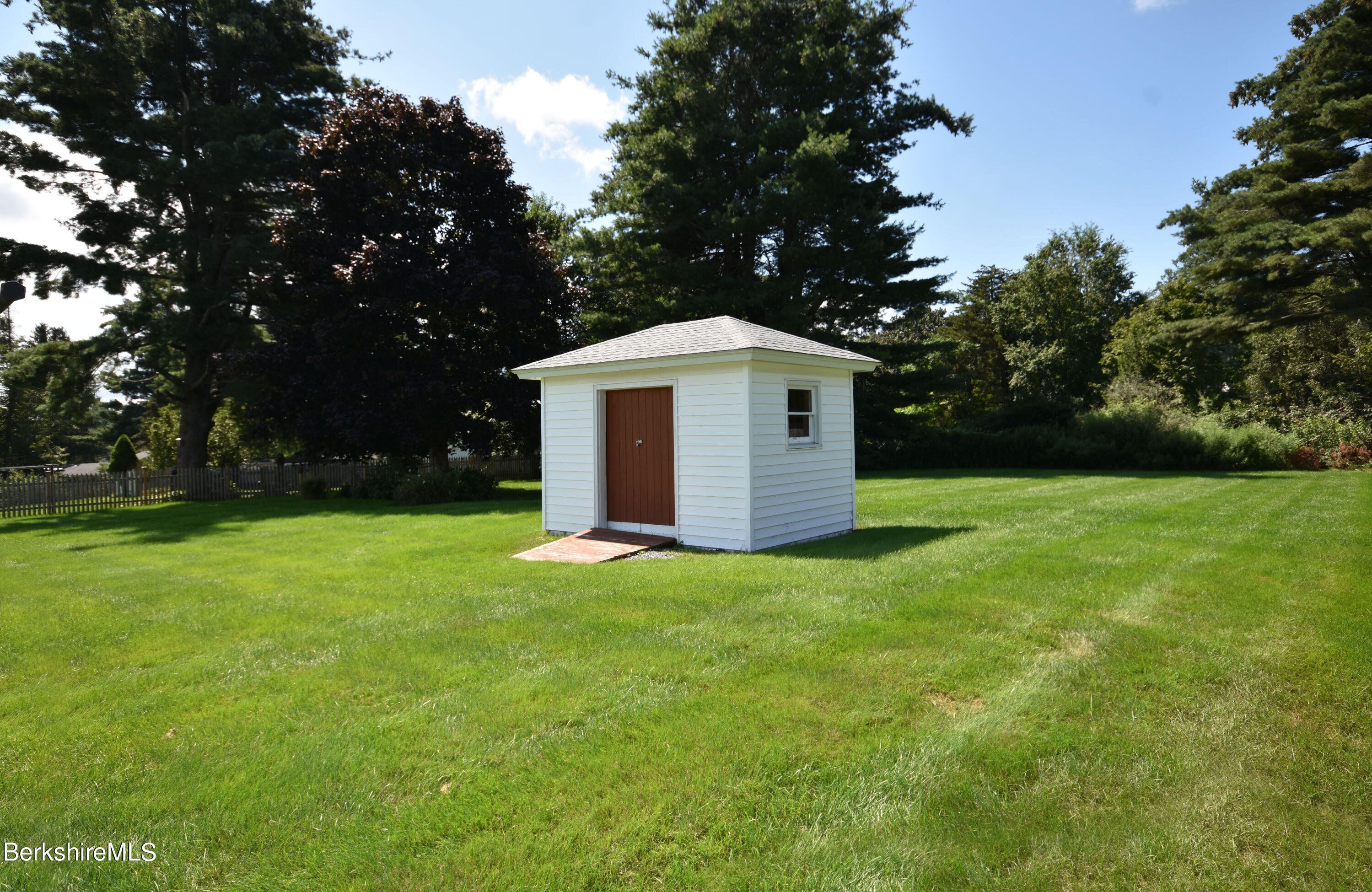 41 Oak Hill Road Pittsfield, MA 01201 - Photo 42 of 45 Shed