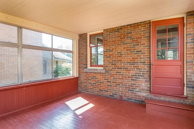 $239,900 | 644 Wisconsin Street, Oshkosh, WI 54901