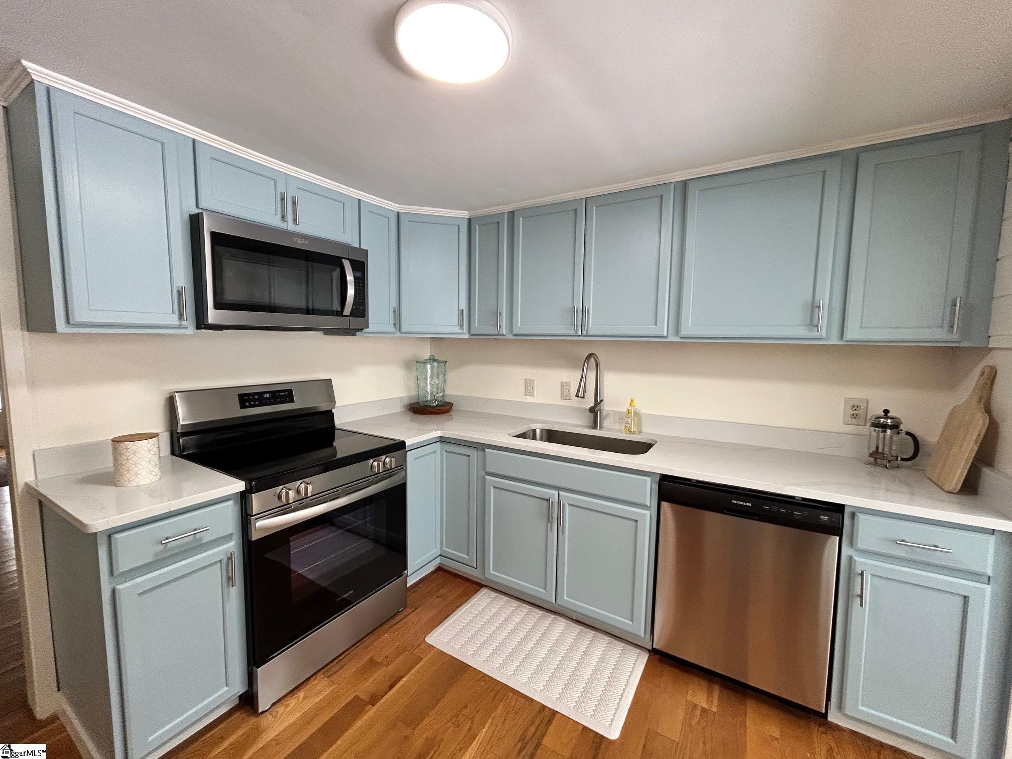 100 Carson Street Westminster, SC 29693 - Photo 5 of 32 Newly renovated kitchen, new cabinets new appliances