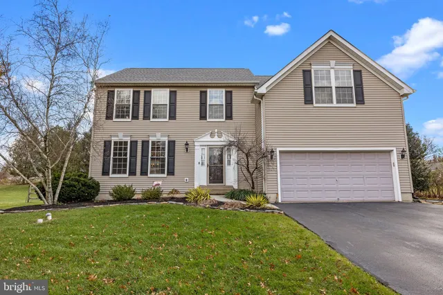 $645,900 | 132 Applewood Lane, Dublin, PA 18917