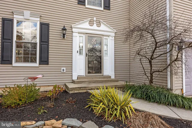 $645,900 | 132 Applewood Lane, Dublin, PA 18917