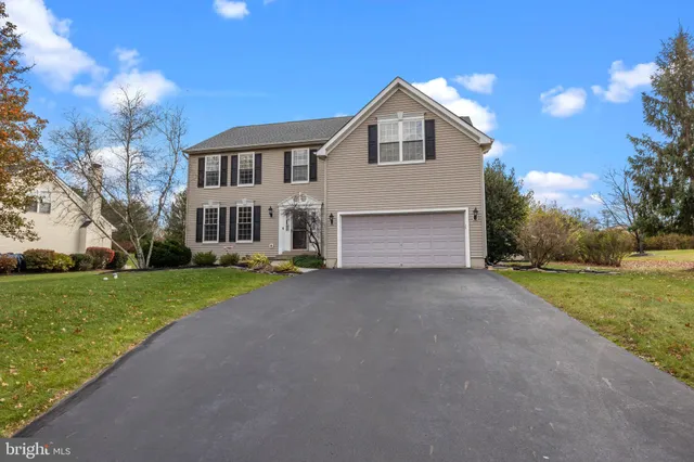 $645,900 | 132 Applewood Lane, Dublin, PA 18917
