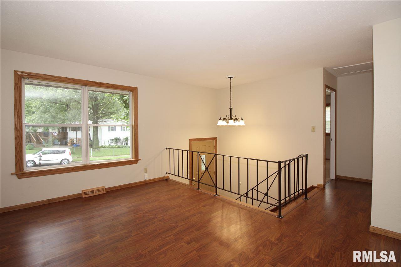 3811 West Lancer Road Peoria, IL 61615 - Photo 2 of 34 Gallery Image 2