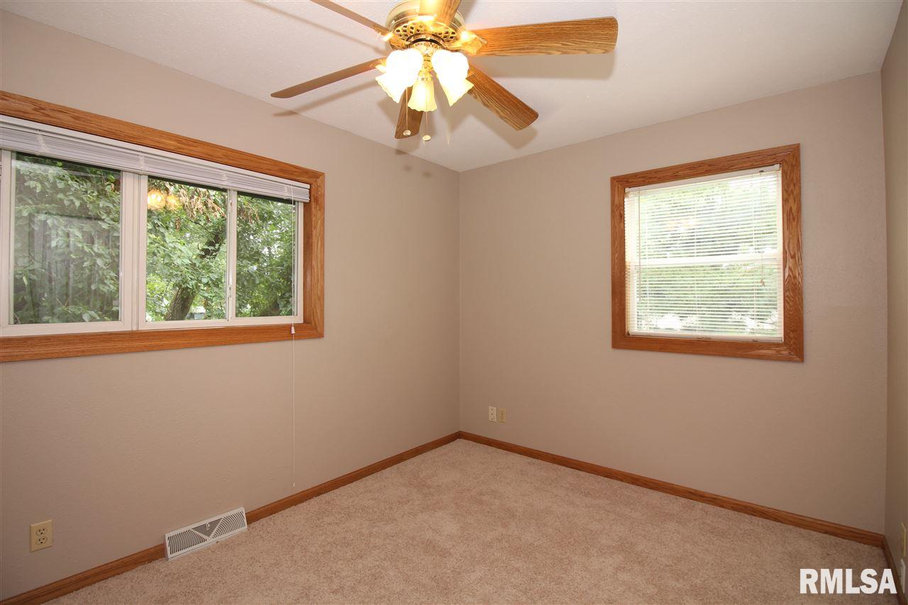 3811 West Lancer Road Peoria, IL 61615 - Photo 12 of 34 Gallery Image 12