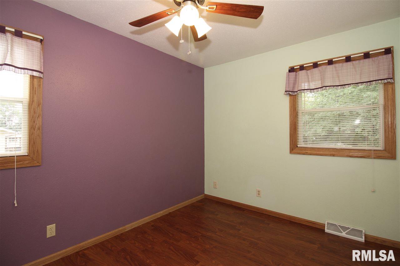 3811 West Lancer Road Peoria, IL 61615 - Photo 15 of 34 Gallery Image 15
