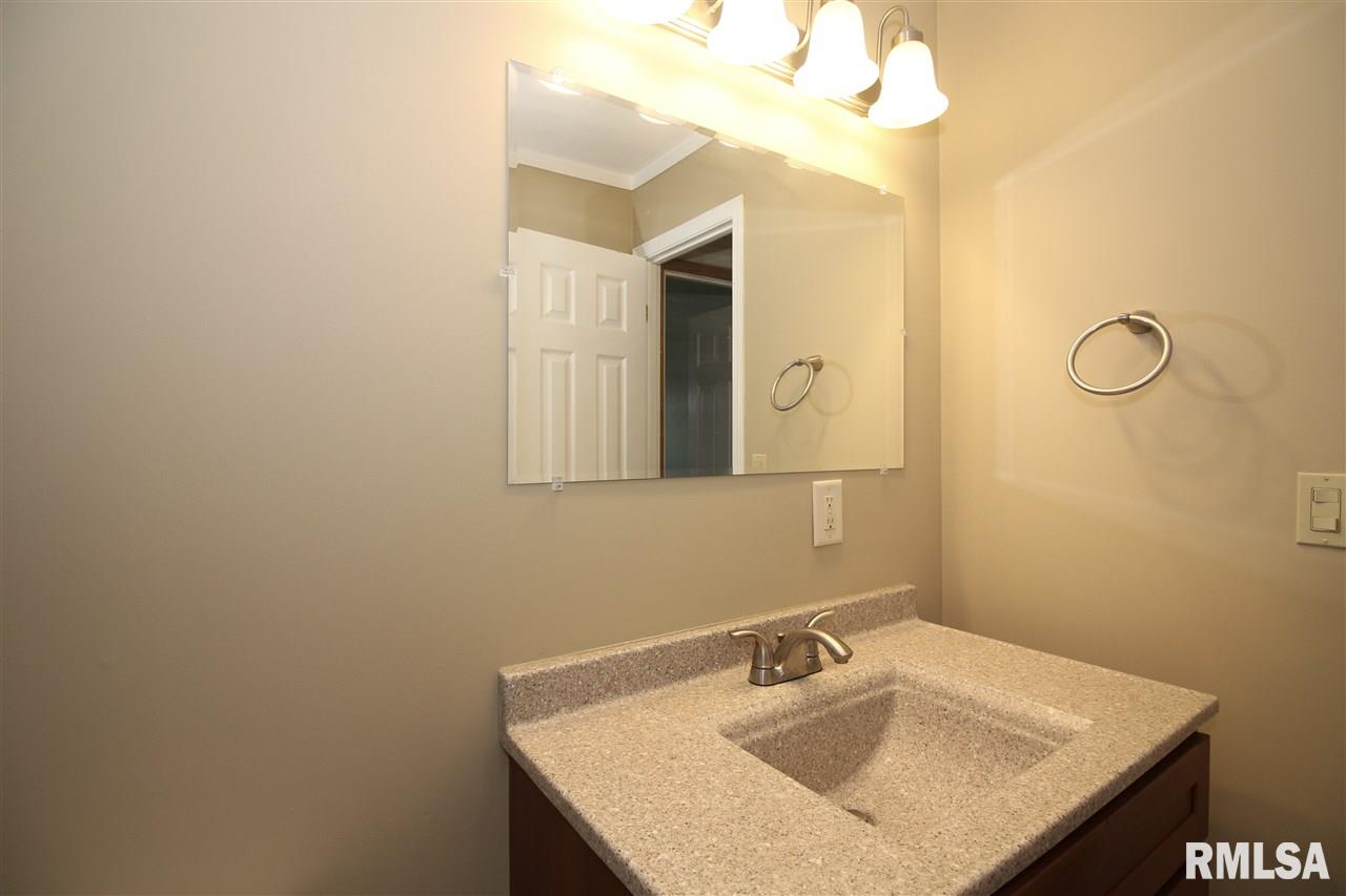 3811 West Lancer Road Peoria, IL 61615 - Photo 18 of 34 Gallery Image 18